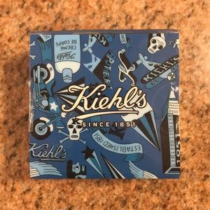 Kiehl’s “Ultimate Man” Body Scrub Soap Trio
